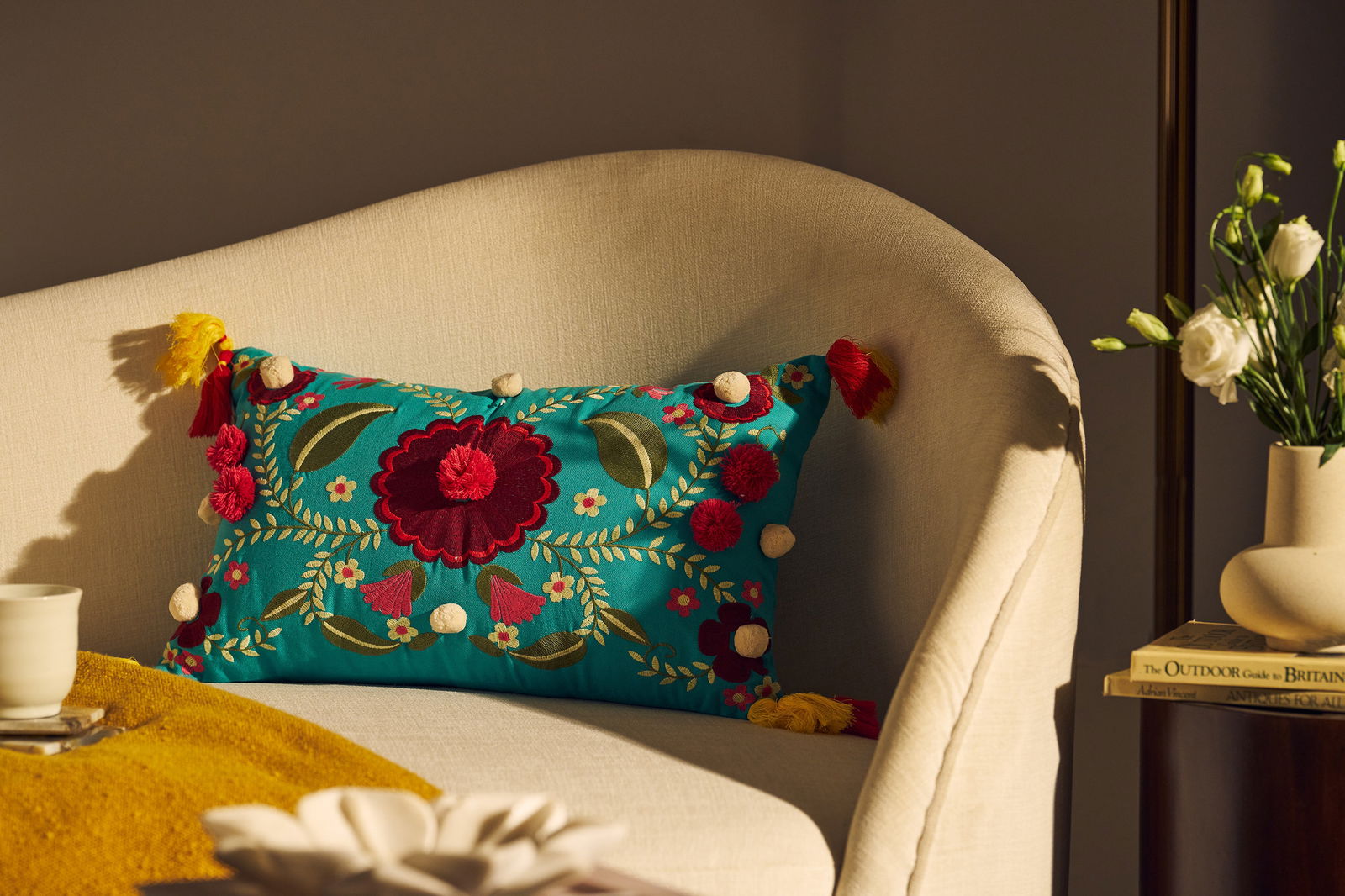 Mishtu - Flower Pillow - Mishtu